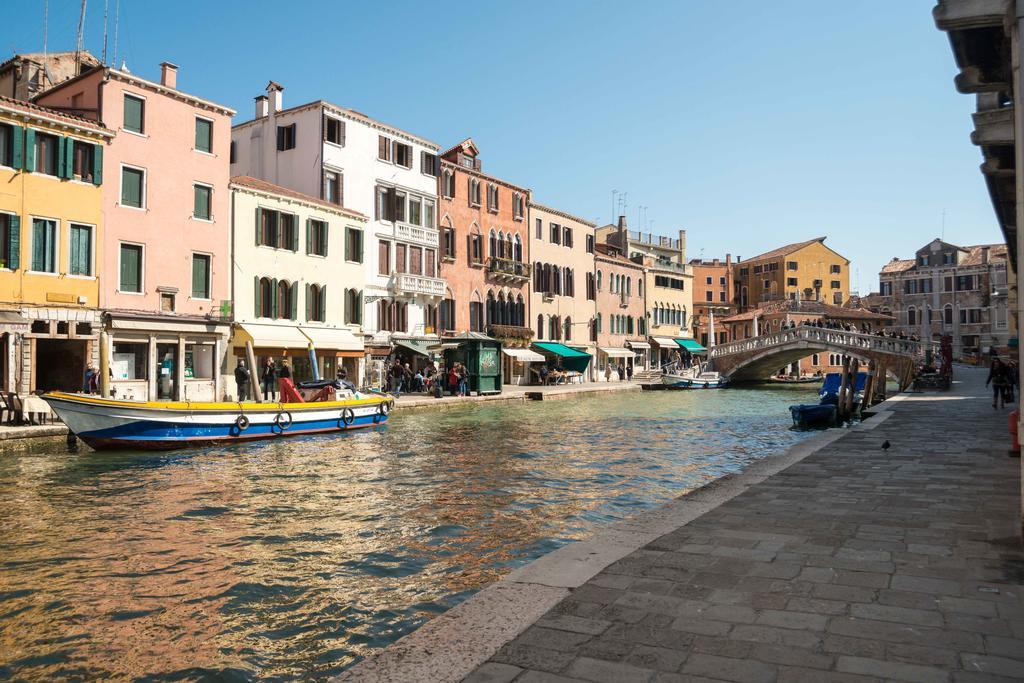 Ghetto Modern Apt For 4, Venice Apartman Kültér fotó