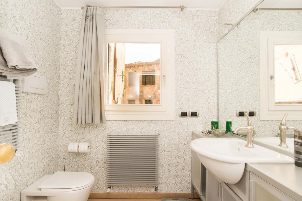 Ghetto Modern Apt For 4, Venice Apartman Kültér fotó